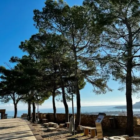 House With Swimming Pool And Amazing Sea And Mountain Views In Montgo, Casa vacanze *