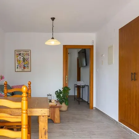 House With Swimming Pool And Amazing Sea And Mountain Views In Montgo, Casa vacanze Dénia