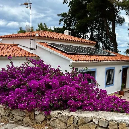 House With Swimming Pool And Amazing Sea And Mountain Views In Montgo, Casa vacanze Dénia
