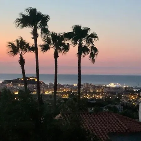 House With Swimming Pool And Amazing Sea And Mountain Views In Montgo, Casa vacanze