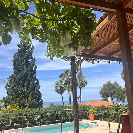 House With Swimming Pool And Amazing Sea And Mountain Views In Montgo, Holiday home *