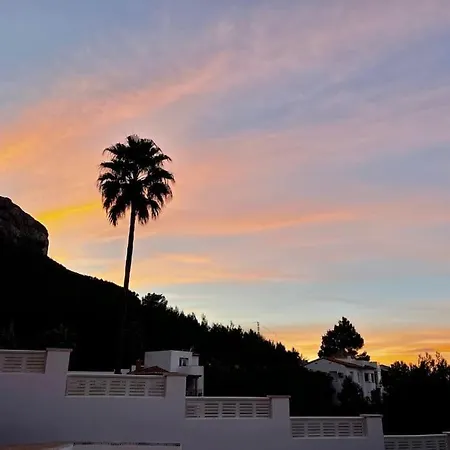 House With Swimming Pool And Amazing Sea And Mountain Views In Montgo, Holiday home *